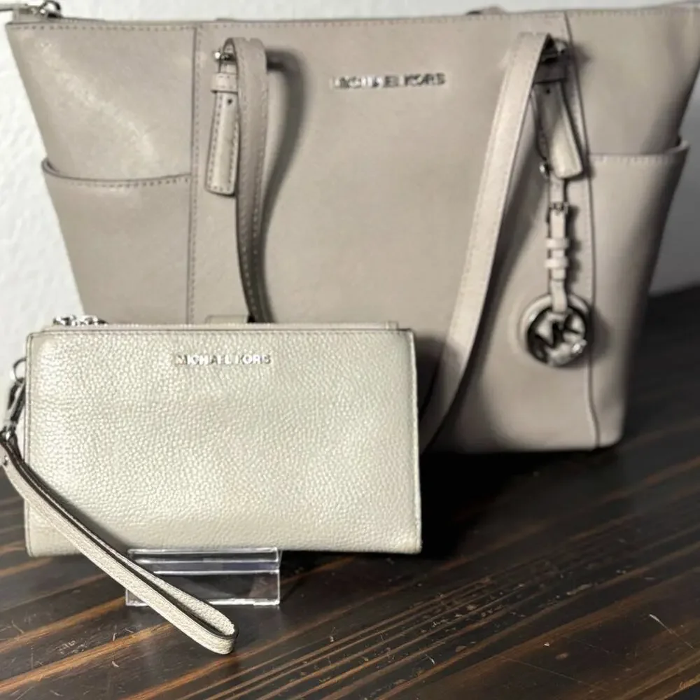 2-Piece Michael Kors Charlotte Tote & Jet Set‎ Long Wallet